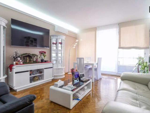 Double bed in Room in a shared 5 bedroom apartment for rent in La Sagrada Família, perfect for students