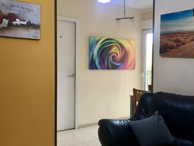 Double bed in Room in a shared 6 bedroom apartment for rent in Alcalá de Henares