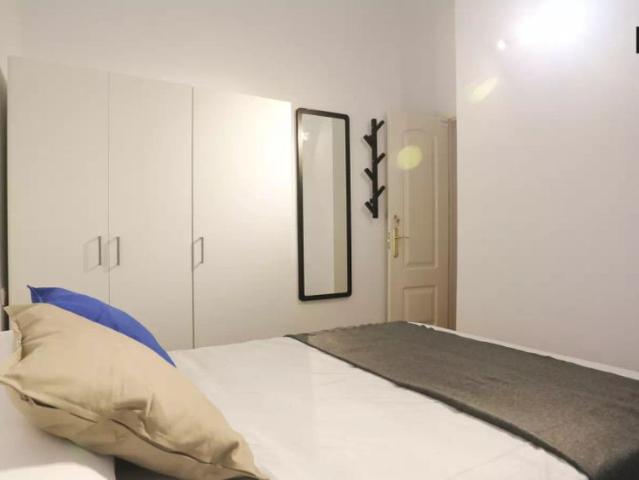 Single Bed in Room in a shared 6 bedroom apartment for rent in Ibiza, professionals and students welcomed