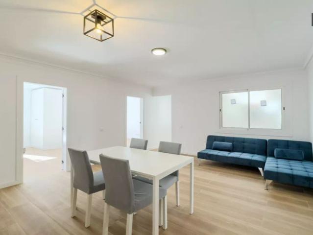 Double bed in Rooms for rent in shared apartment in Barcelona L'Hospitalet de Llobregat