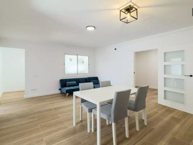 Double bed in Rooms for rent in shared apartment in Barcelona L'Hospitalet de Llobregat