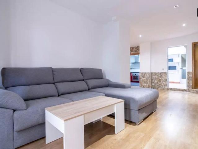 Double bed in Rooms for rent in 3 bedroom apartment in Godella, Valencia