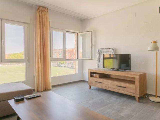 Double bed in Rooms for rent in 3 bedroom apartment in La Malva Rosa