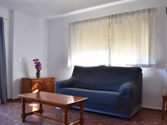 Double bed in Rooms for rent in 3 bedroom apartment in Valencia