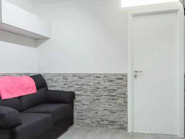 Double bed in Rooms for rent in 3 bedroom apartment with AC near Casa de Campo