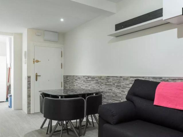 Double bed in Rooms for rent in 3 bedroom apartment with AC near Casa de Campo