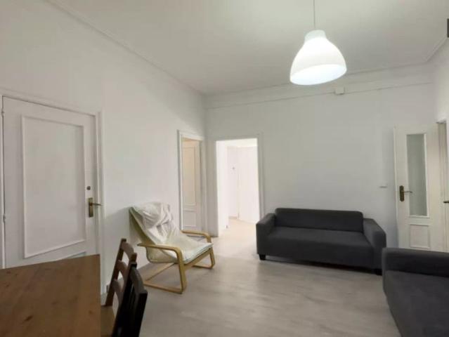 Double bed in Rooms for rent in 4 bedroom apartment in Sant Antoni