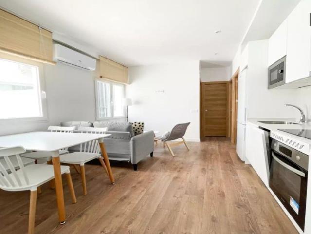 Double bed in Rooms for rent in 4 bedroom apartment in Vista Alegre