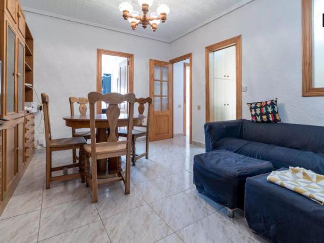 Double bed in Rooms to rent in spacious 4 bedroom apartment with TV in Camins al Grau