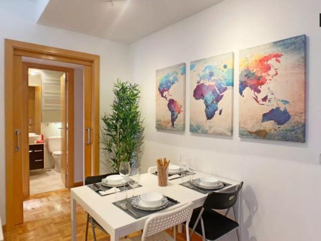 Double bed in Stylish rooms for rent in 4 bedroom apartment perfect for single females in Imperial
