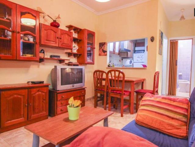 Double bed in Single and double bedrooms for rent in the Old City Center