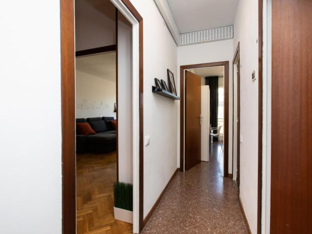 Double bedroom, with balcony, in 4 bedroom apartment