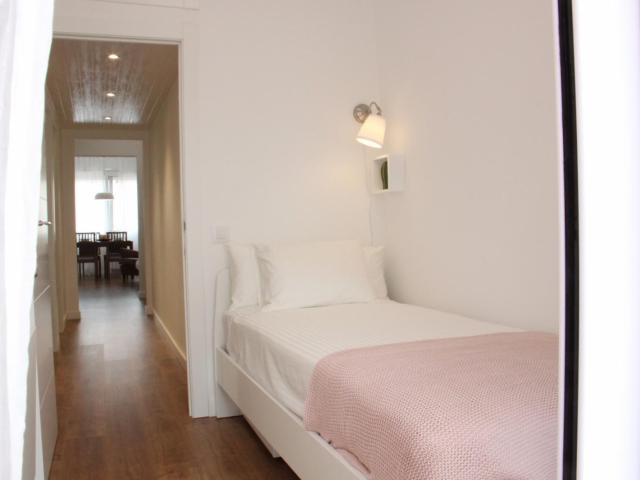 Double bedroom in 3 bedroom apartment