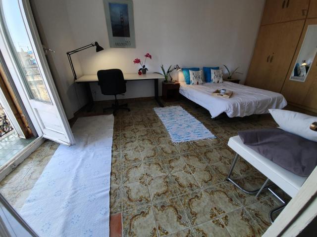 Double bedroom near Drassanes metro station