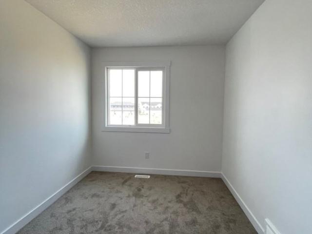 Double Garage Unit 3 Bedroom Apartment for Rent at 7200 Keswick Link Sw, Edmonton, AB T6W None Keswick