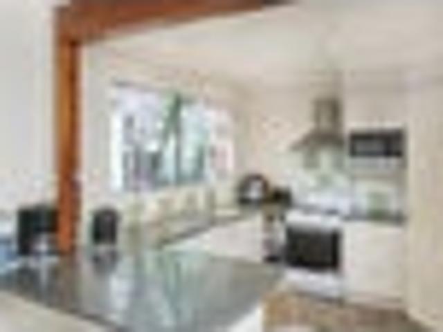 Double deal villa + studio