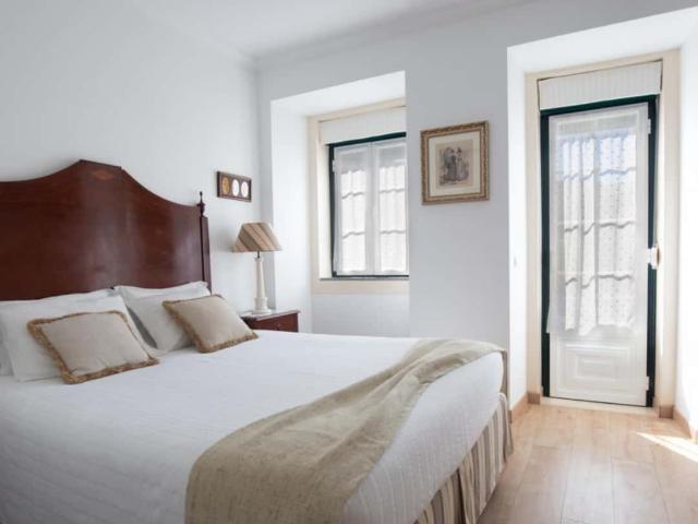 Double ensuite room in Estrela, Lisbon