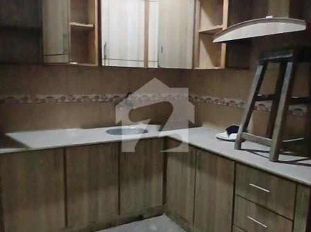 Double g+2 storey 150 yard wide location house in gulshan e iqbal
