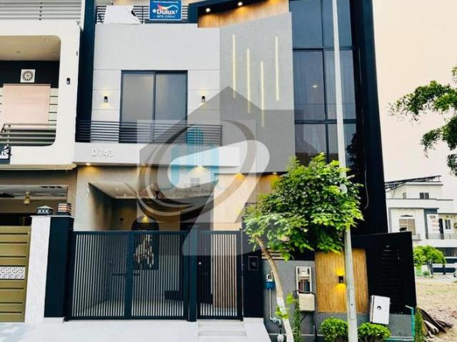 Double Highted One Of The Best House For Sale In Royal Palm Citi Gujranwala Gas Connection Installed Royal Palm City
