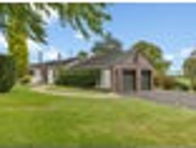 Double section living with stunning rural outlooks