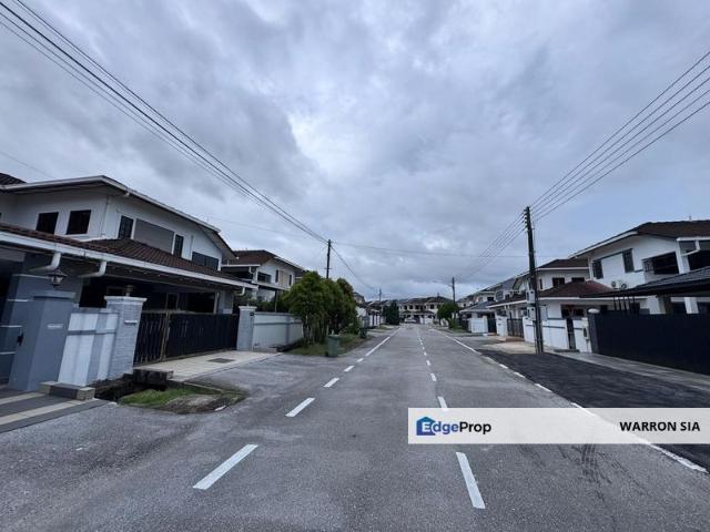 Double semi detached house for sale at Stutong Baru 2