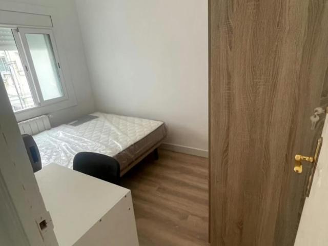 Double spacious bedroom in a Calm and Well Connected Area