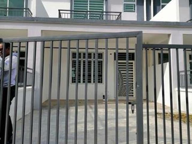DOUBLE STOREY4 ROOMS Jalan Pulai Mutiara Taman Pulai Mutiara