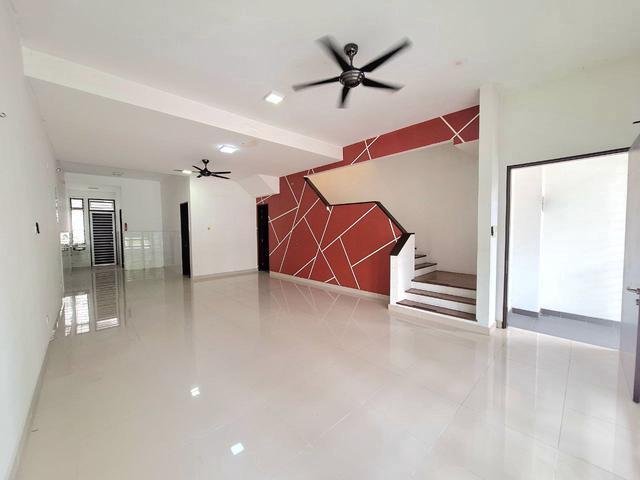 Double Storey Nukilan Alam Impian