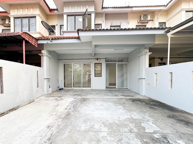 Double Storey New Paint Freehold Move in Condition