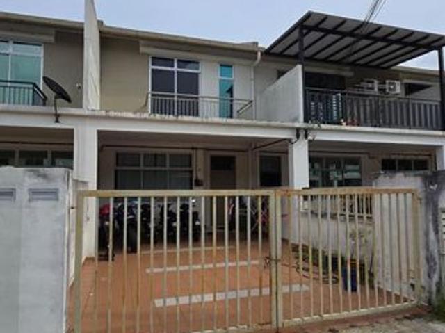 Double Storey at Pulai Mutiara, Kangkar Pulai