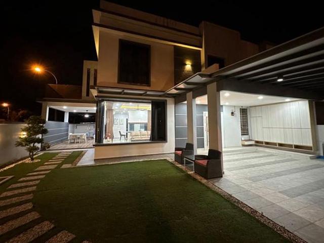 Double storey Bukit indah 3Bed fully cornerlot horizontal hills
