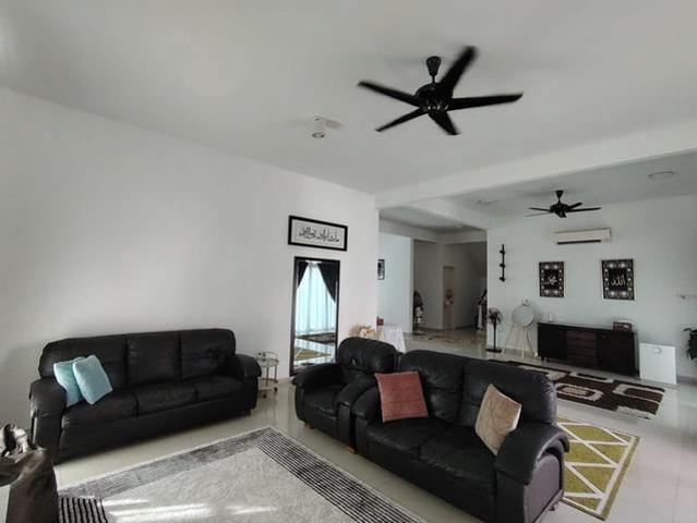 Double Storey Bungalow Taman Vista Kirana Air Keroh near Tiara Golf