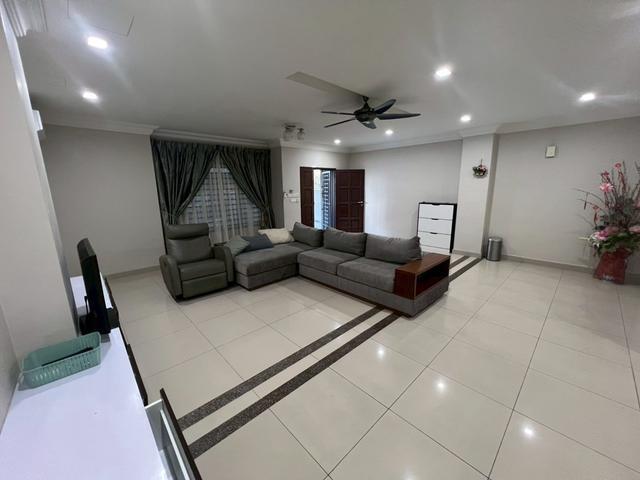 Double storey Bandar uda Utama skudai 5bed4bath Partial furnish