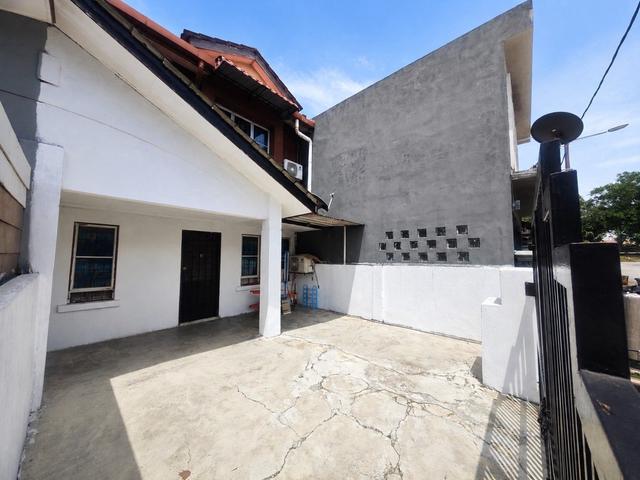 Double Storey Bandar Bukit Mahkota Bangi Kajang Family atau Bujang m