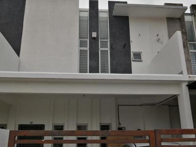 Double Storey Bandar Layangkasa 4R3B PF Masai Seri Alam