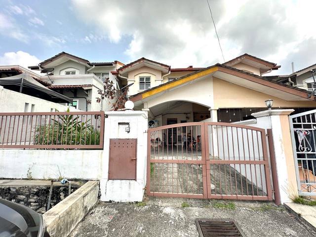 Double storey bandar putra permai seri kembangan
