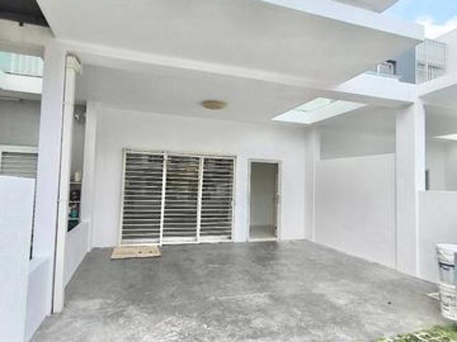 Double Storey Casa Green Cybersouth