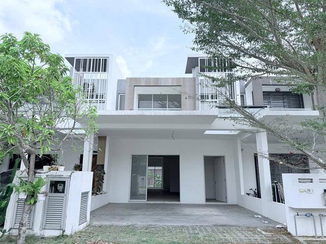 Double Storey Casa View Cybersouth Dengkil Semua Bilik Ada Balcony