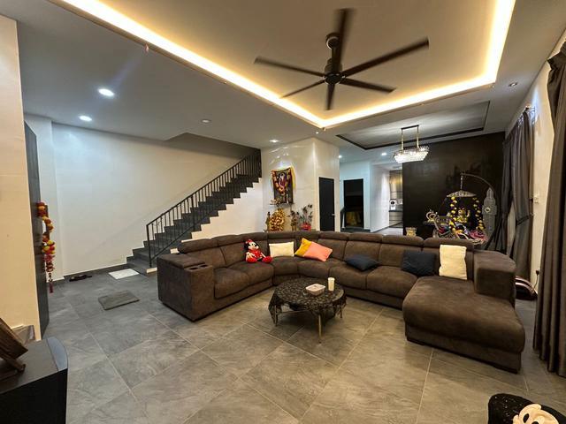 Double Storey Cluster below market value Tmn Tropika Kulai DArt