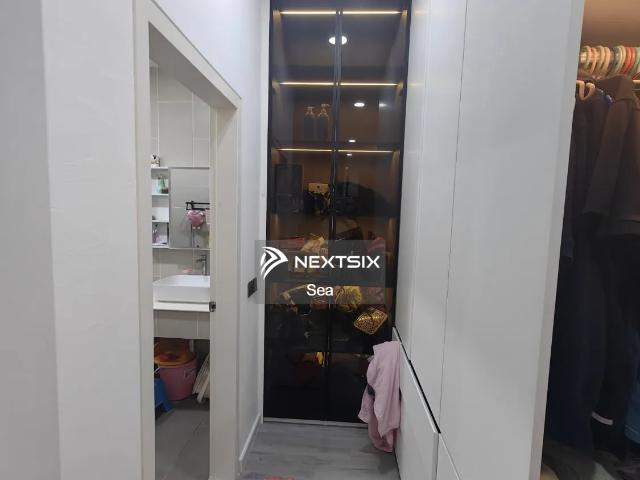 Double Storey Cluster Land Size 35x70 25x70+10 ft land Build Up 2608sf 4+1 Bedrooms 5 Bathrooms *Fully Renovation Spent about RM200k for reno * Partial Furnished Non Bumi