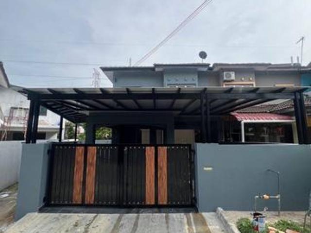 double storey corner unblock Tmn Sri putri kulai Johor lavender park