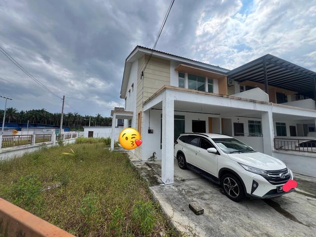 Double Storey Corner BIG SPACE TMN SCIENTEX KOTA TINGGI