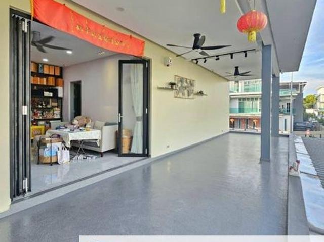 Double Storey Corner Cluster For