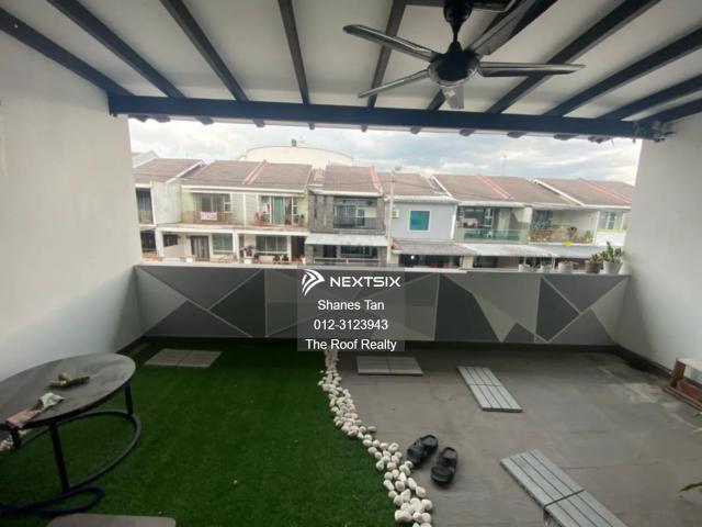 Double Storey Corner Cluster House @ Austin Heights, Mount Austin
