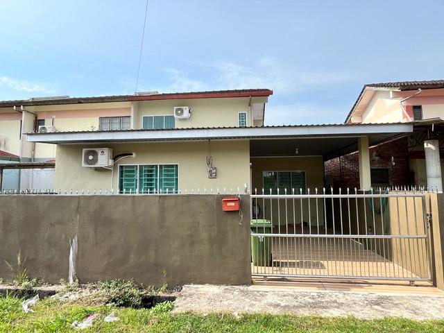 Double Storey Corner Duranda Emas Batu 18
