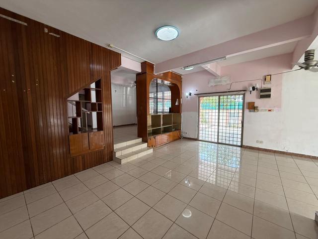 Double Storey Corner House For Rent At Sri Bintang Kepong