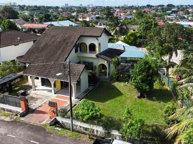 Double Storey Corner Lot Bungalow at TAMAN SURIA JB BIG EXTRA LAND