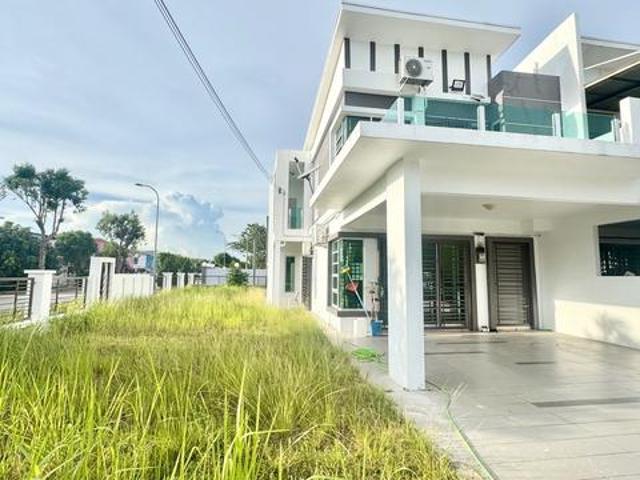 Double Storey Corner Lot Facing Lake