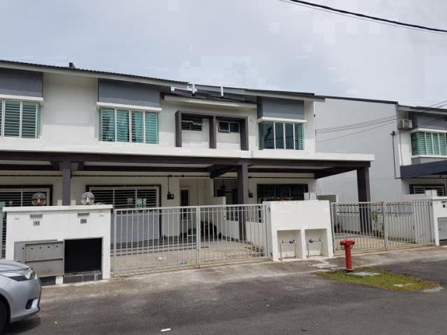 Double storey corner lot freehold Taman Emas Dengkil Selangor