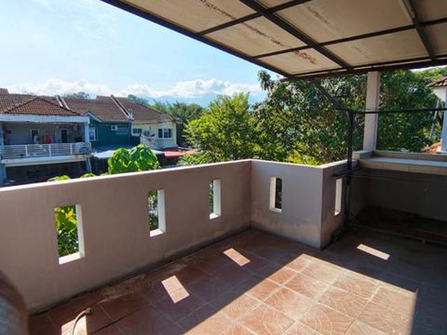 Double storey Corner lot Jalan Mahagony Tamu Hill Park Batang Kali